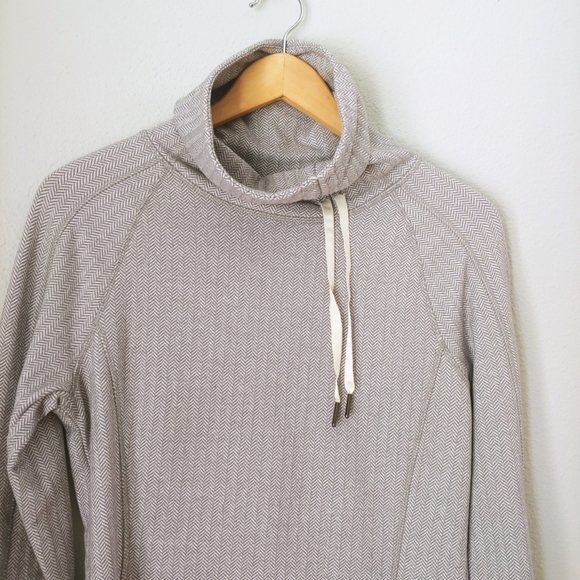 Kyodan | Gray Longsleeved Drawstring Turtleneck Pullover Shirt - Picture 8 of 14